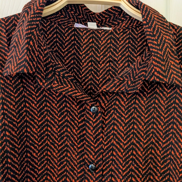 Chevron Print Blouse Roll Tab Sleeve Collared Button Down Tunic Top XXL NWT - Picture 4 of 8
